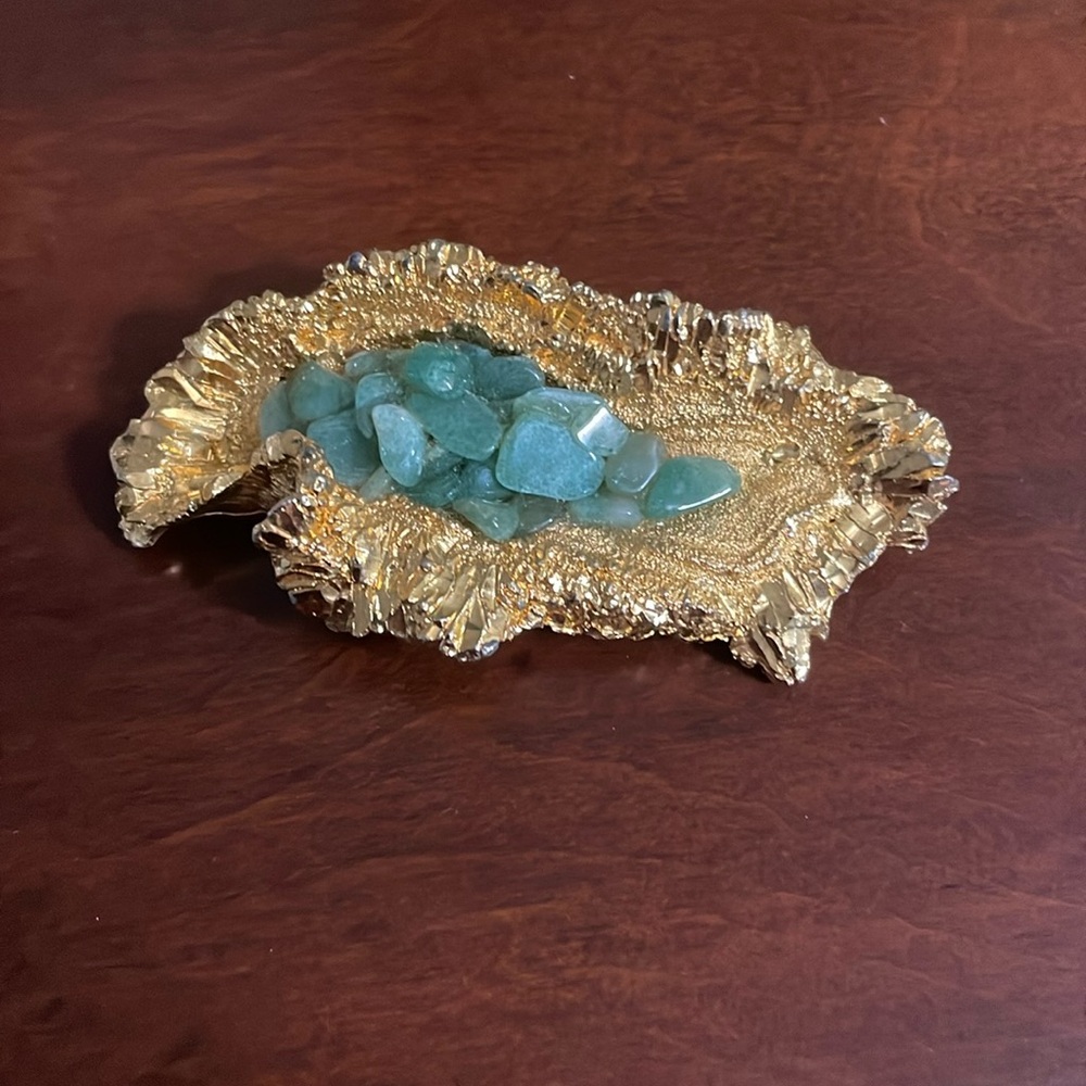 Gold and green brooch